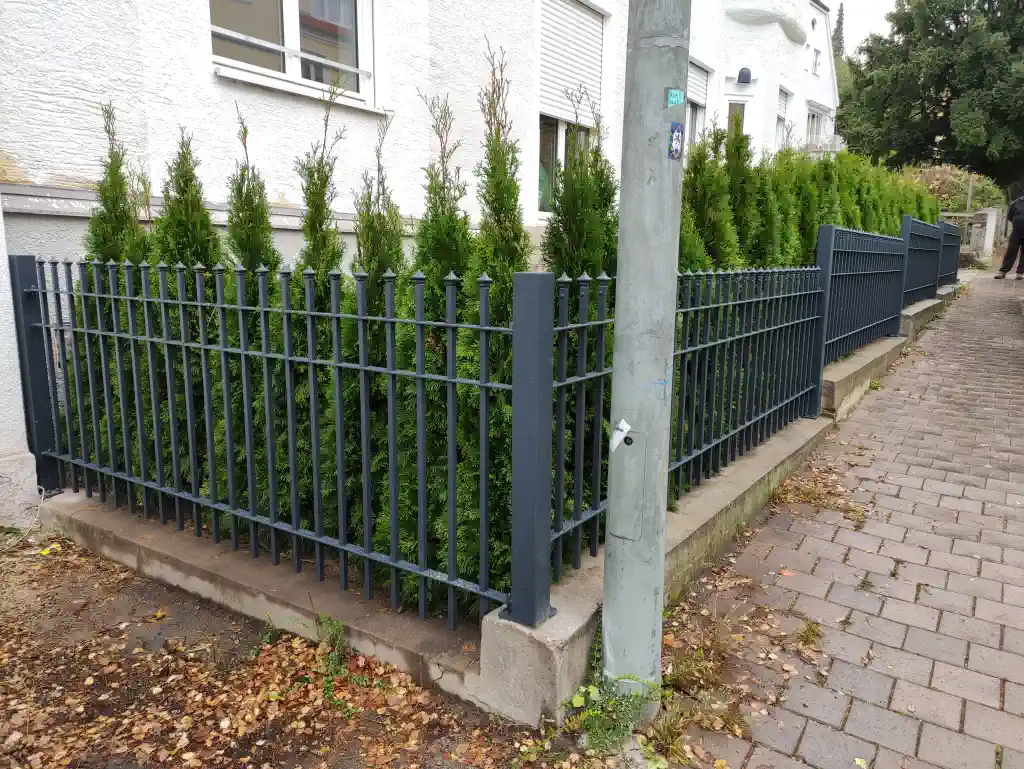 Gartenzaun aus Metall