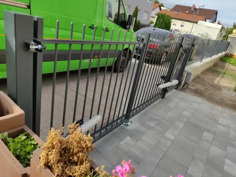 Tor Vierkantstab mit Hespen Flachstahl