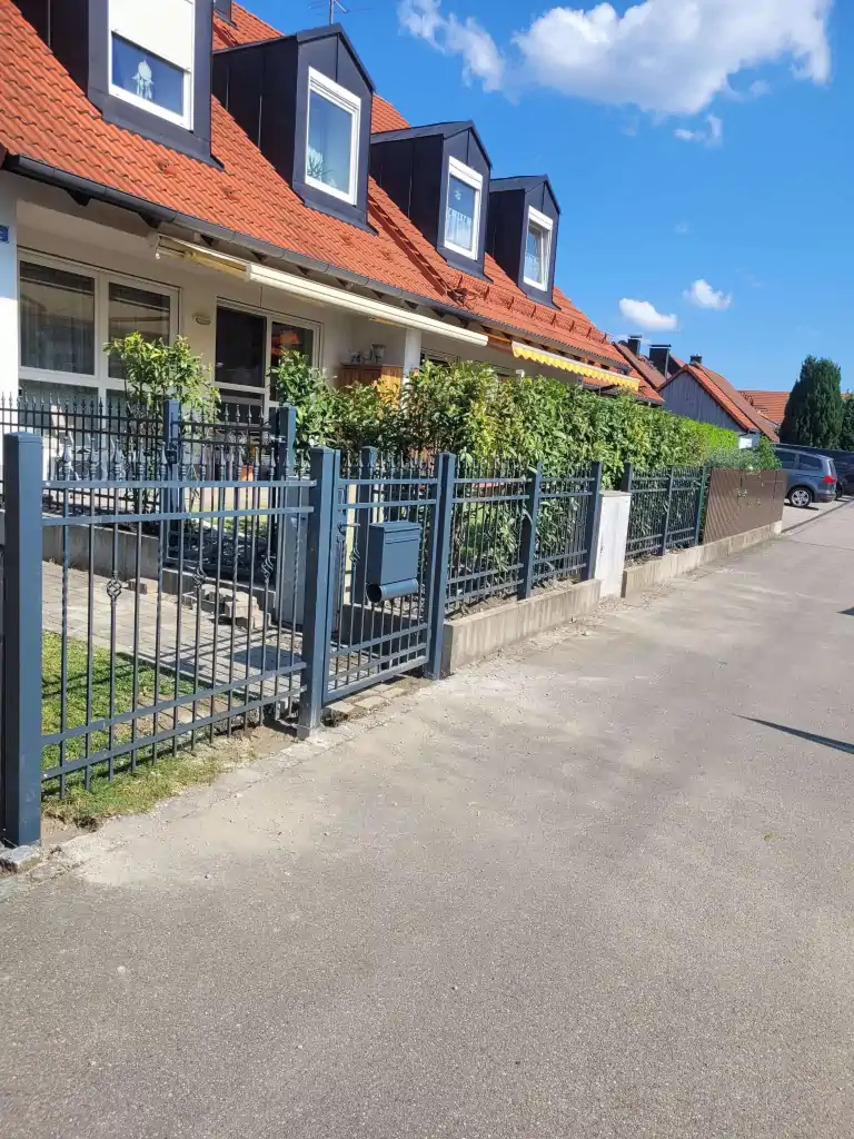 Schmuckzaun aus Metall