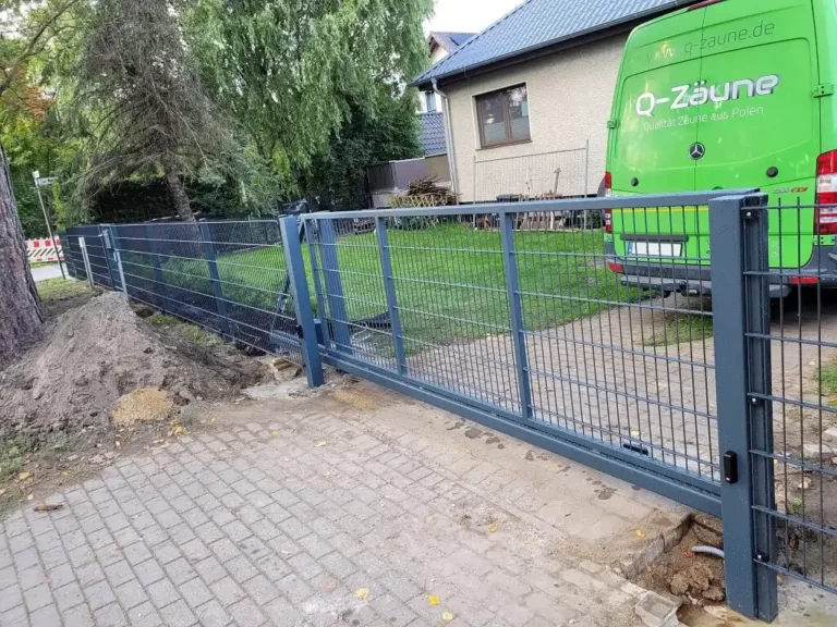 Doppelstabmatten Tor 123cm mit Antrieb