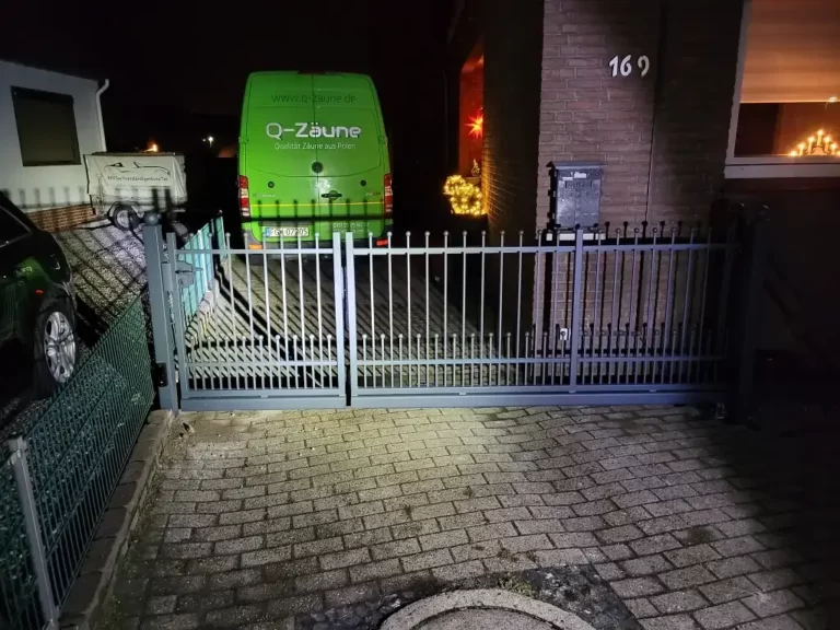 Schmiedezäune 2 Schiebetor mit Tür
