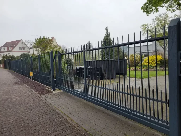 Tor Vierkantstab mit Flachstahl